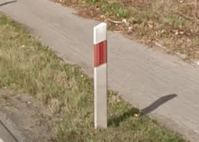 Zoomed in picture of a bollard in 11.png